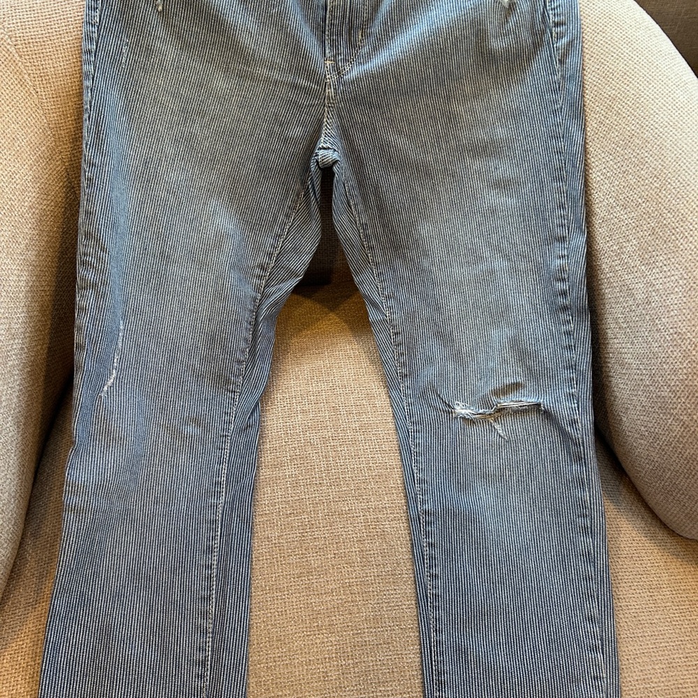 Levi's Women's Striped Light Blue Pin Striped Straight Leg Jeans - Picture 4 of 6